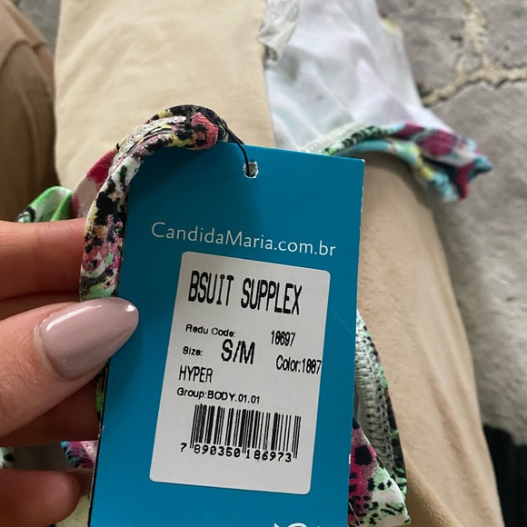 New One piece Swimsuit - Picture 7 of 7